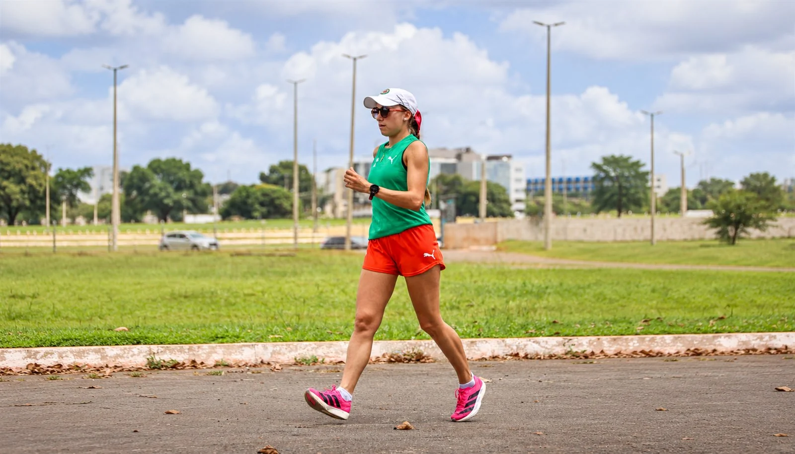 Joana Pontes durante um treino de marcha atlética